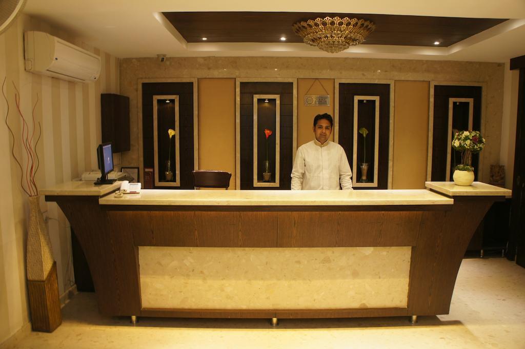 Hotel Surya Prime Kota  Bagian luar foto