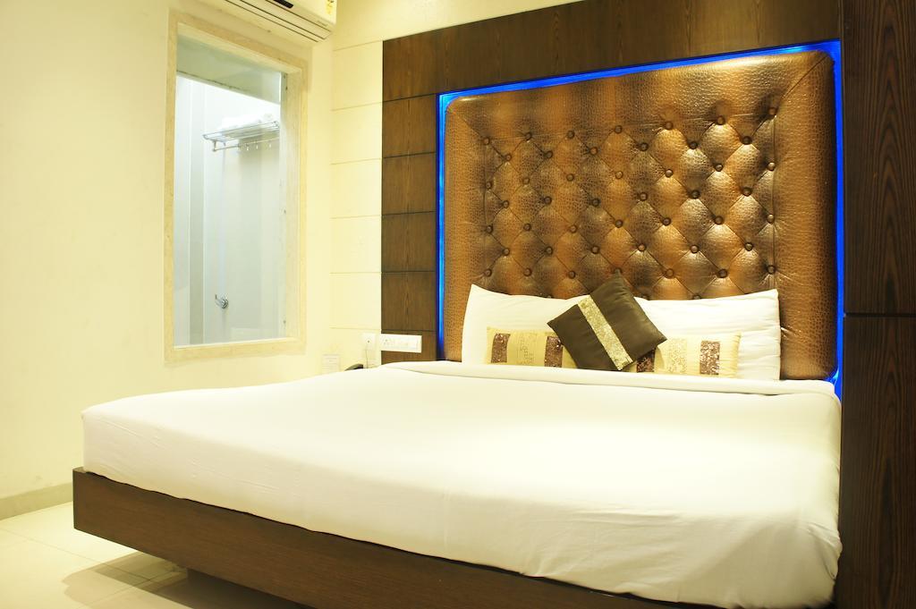 Hotel Surya Prime Kota  Bagian luar foto