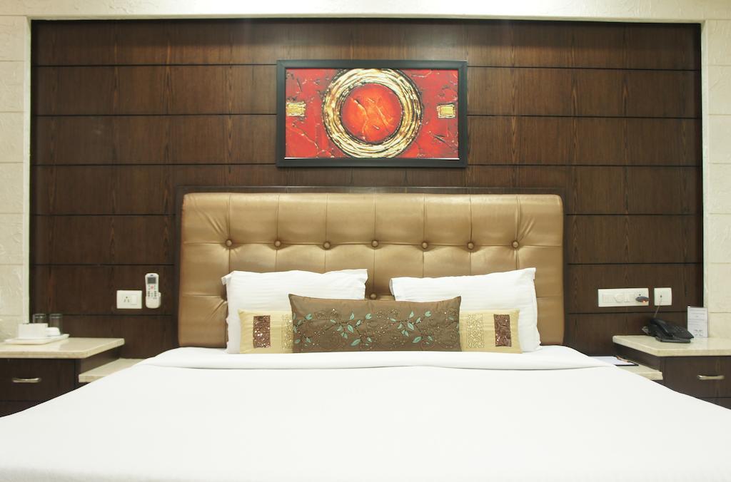 Hotel Surya Prime Kota  Bagian luar foto